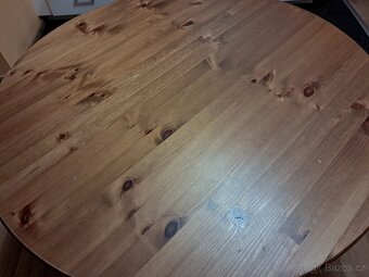 Kulatý plně dřevěný stůl - 3
