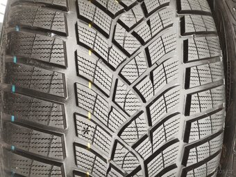 295 35 R21 ZIMA NOVE GOODYEAR - 3