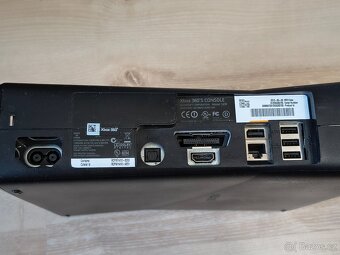 Xbox 360 + 3 ovladače + 15 her - 3