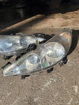 Přední světla Peugeot 207 - 3
