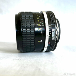 Nikkor MF 85mm f/2 Ai - 3