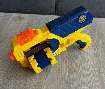 2x pistole nerf + 60x naboje - 3