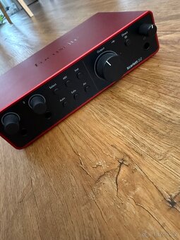 Focusrite Scarlett 2i2 4th Gen - 3