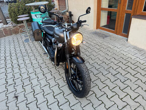 Triumph Street Twin - 3