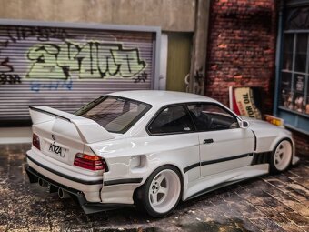 BMW E36 M3 Khyzyl 1:18 ottomobile - 3