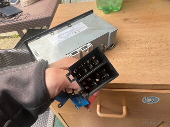 Auto radio - 3