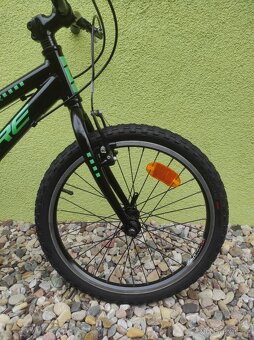 Značkové dětské kolo CORE NIPPER 20" (černá/zelená) - 3