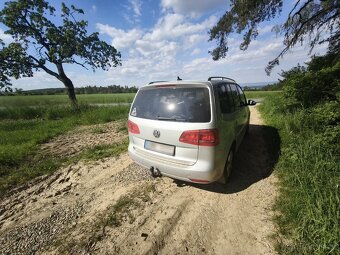 Volkswagen Touran 2.0 TDI 125 kW Highline DSG [SLEVNĚNO] - 3