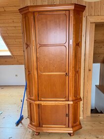 Nábytek z masivu - 3