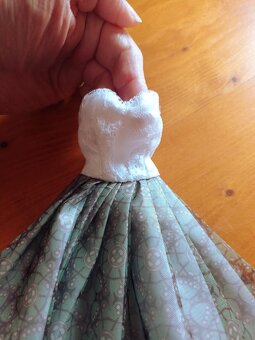 Šatičky pro panenku Barbie - 3