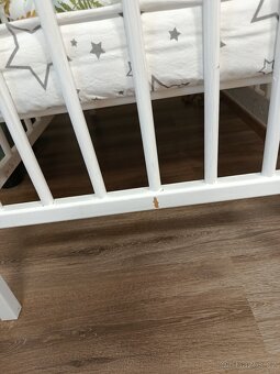 Dřevěná bílá postýlka - 3