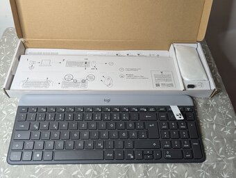 Set Klávesnice a myš Logitech Slim Wireless Combo MK470 - 3