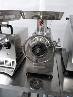 Mlýnek na maso 22 Řeznický vlček, Řezačka masa 22 - 3