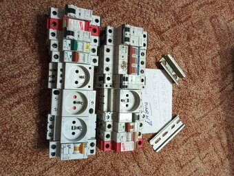 Jističe a DIN zásuvky,sestava,funkcni - 3