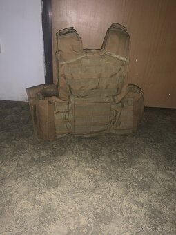 Airsoft vesta a helma - 3