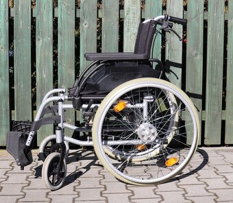 014-Mechanický invalidní vozík Breezy. - 3