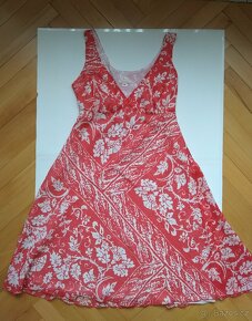 Lehounké červené letní šaty vel. 36 - 3
