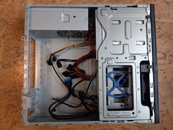 PC - skříň: Chieftec CS-12B-300 černá + zdroj 250W. - 3