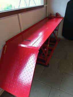 Hydraulická zvedací plošina na moto - 3