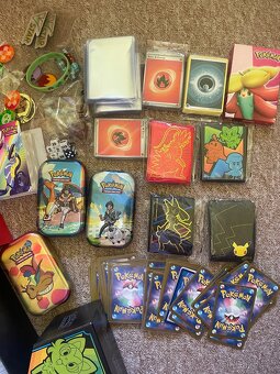 Pokémon karty bulk + plechovky a obaly atd.. - 3