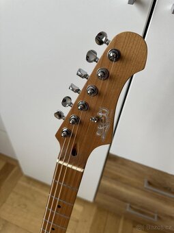 Elektrická kytara JET Guitars JS-400 OW - 3