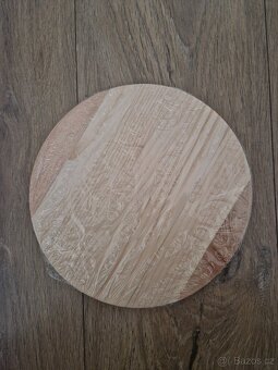 Nové kulaté dřevěné prkénko 22 cm - 3