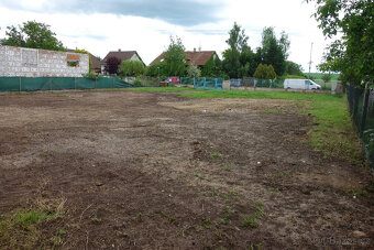 Zasíťovaný stavební pozemek 1004m2 Český Brod,Praha 30min - 3