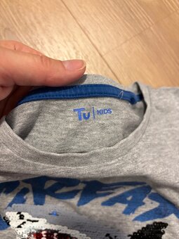 Chlapecké šedé triko, se žralokem z flitrů, 134, H&M - 3