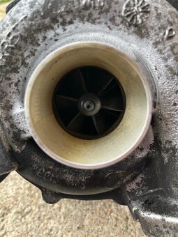 Bmw e60 e61 525d 130kw turbo. - 3
