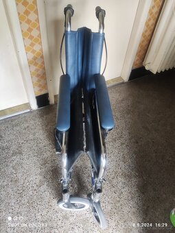 Kolečkové-skládací křeslo. - 3