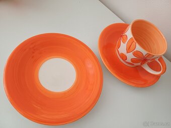 Kouzlo domova dva hrnky na čaj a dva na kávu s podšálkem. - 3