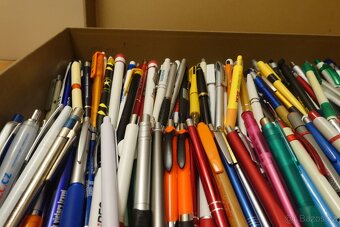 Velký konvolut cca 500 propisovaček – reklamní, firemní - 3