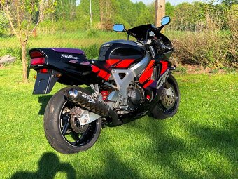 Honda CBR 900RR Fireblade, SC28, origo plasty i polepy - 3