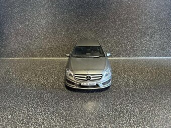 Mercedes Benz A - Klasse W176 1:18 - 3