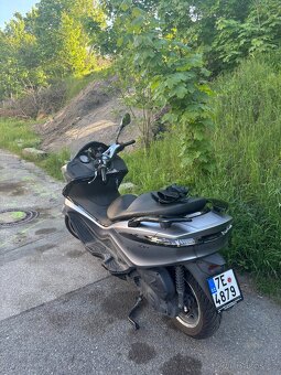 Piaggio X10 125 (ABS, ASR) - 3