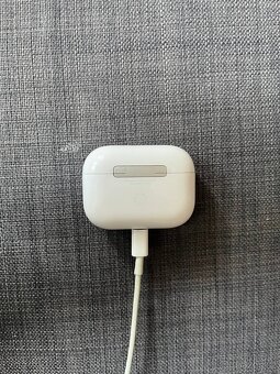Nabíjecí case AirPods Pro 1. generace - 3