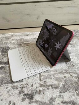 Apple Magic Keyboard pro iPad (10th generation) - česká - 3