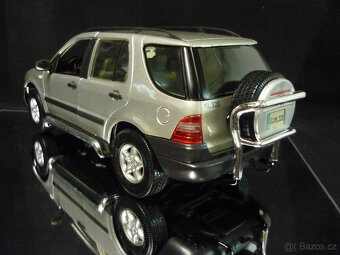 Mercedes Benz ML 320 Maisto 1/18 - 3