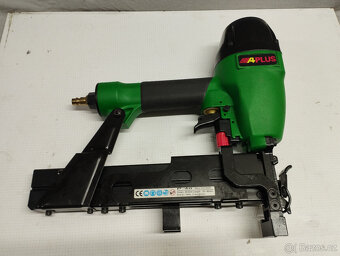 Profi pneumatická sponkovačka APLUS P-40 na velké spony-nová - 3