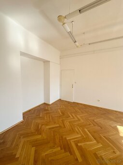 Bez provize pronájem kanceláře 45 m2 Praha 1 - 3