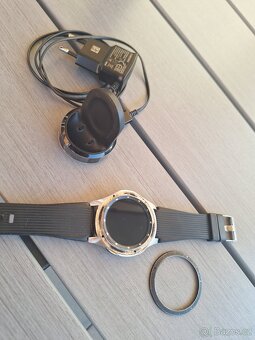 Hodinky Samsung Gear S3 poškozené - 3