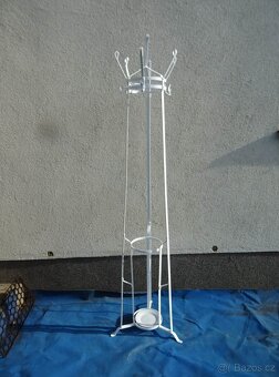 Věšák na klobouky , kabáty a deštníky - funkcionalistický - 3