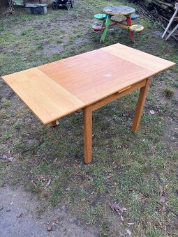 Rozkládací jídelní stůl - 3