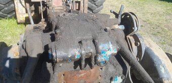 Prodám víko hydrauliky zetormatic zetor 4511, 5611, 5645 - 3