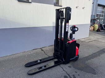 Vysokozdvižný vozík AKU ruční s plošinkou Toyota - 3