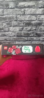 LEGO ICONS 10328 Kytice růží - 3