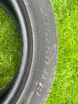 gumy 235/50 r19 99v značka Pirelli - 3