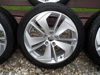 Alu kola skoda octavia IV 4 disky 225 45 18 - 3