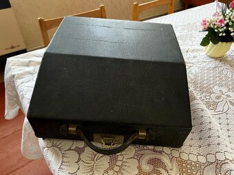 Starý psací stroj Remington - 3