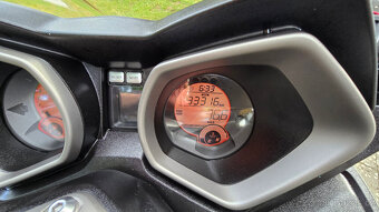 YAMAHA X-MAX 125 - 3